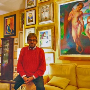 Der Wiesbadener Kunstsammler Frank Brabant vor einem Frühwerk Carl Gunschmanns