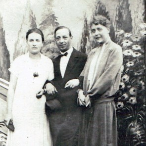 Elly Usinger (links), Carl Gunschmann sowie eine unbekannte Dame